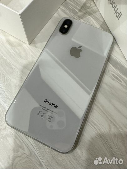 Телефон iPhone X 64 Гб