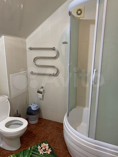 Коттедж 360 м² на участке 5 сот.