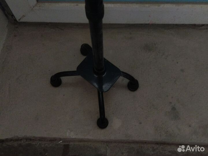 Трость четырёх опорный в идеальном состоянии