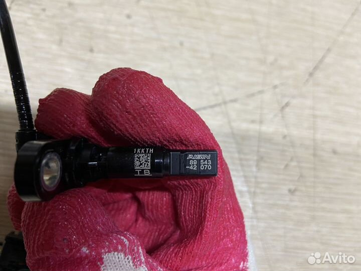 Датчик ABS передний левый Toyota Rav4 XA50