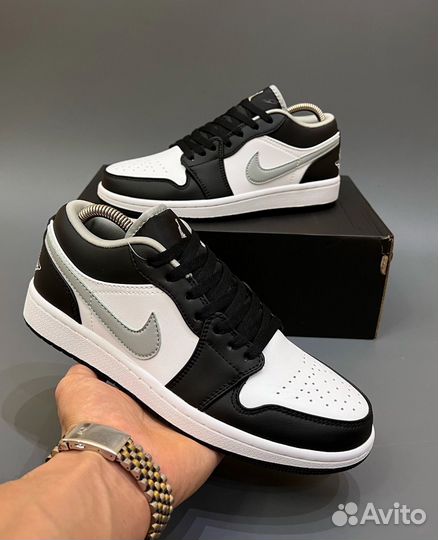 Nike Air Jordan 1 Low ‘Black Medium Grey’