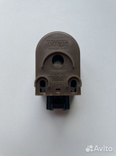 Датчик Toyota 89747-52010