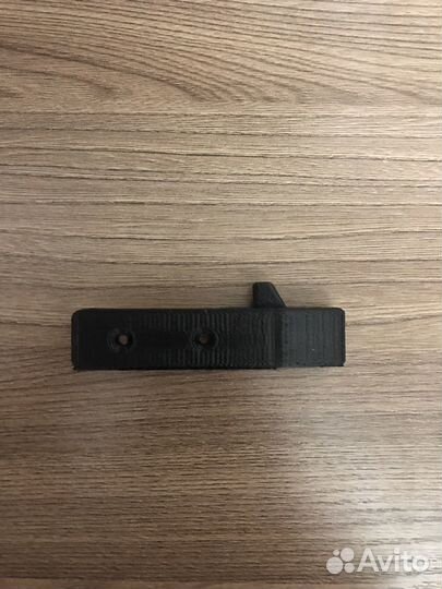 Держатель шторки багажника Митсубиси Аутлендер