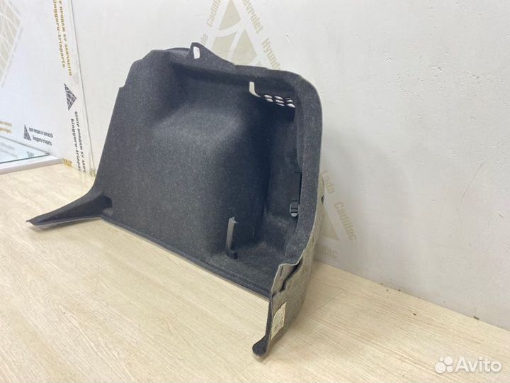 Обшивка багажника правая Skoda Rapid 1 NH3 до