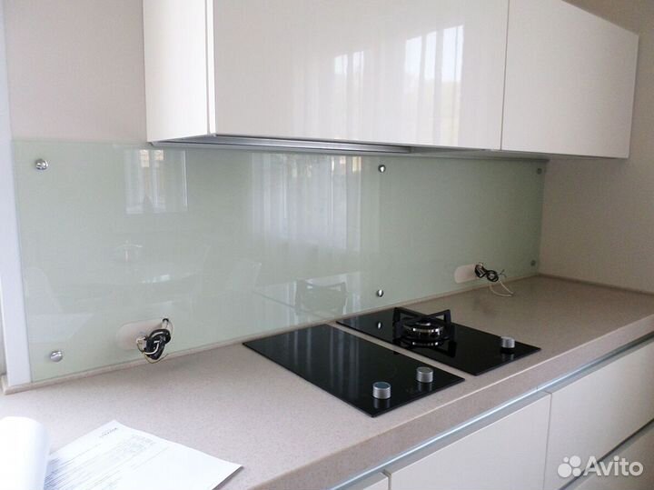 Стеклянный кухонный фартук