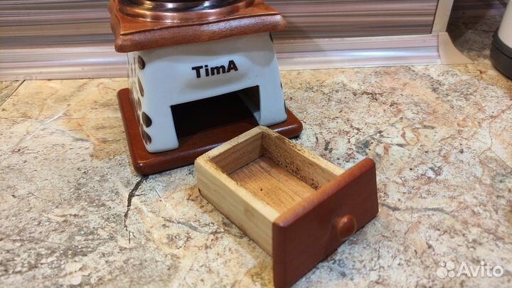 Кофемолка жерновая ручная