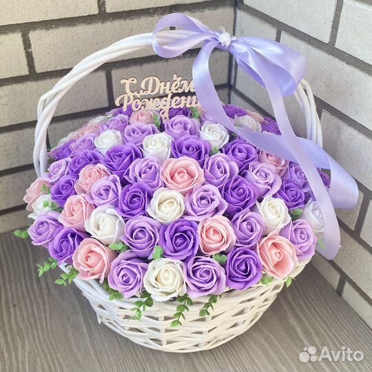 101 роза в корзине