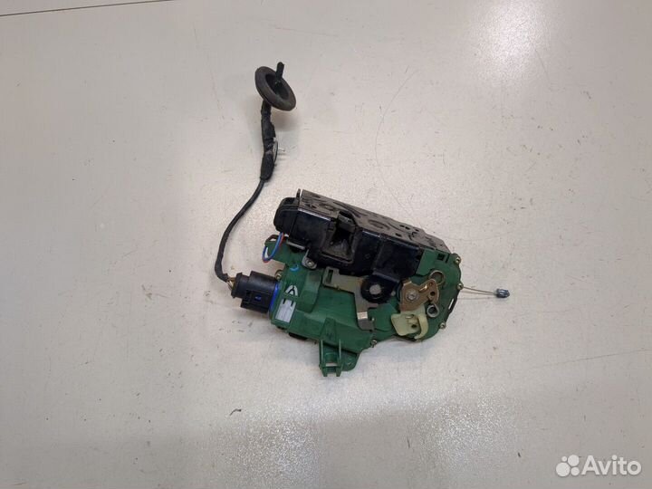 Замок двери левый передний Seat Ibiza 3