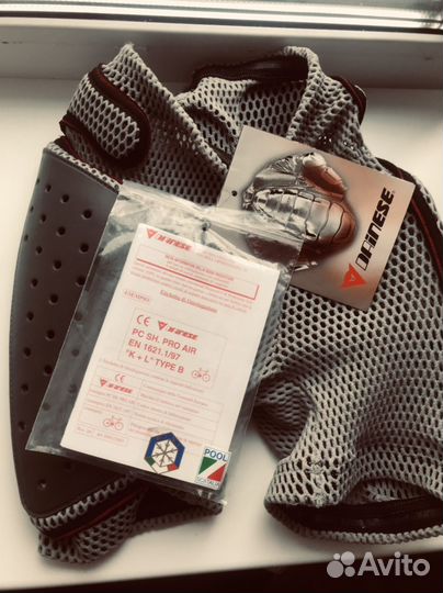 Защитные шорты dainese