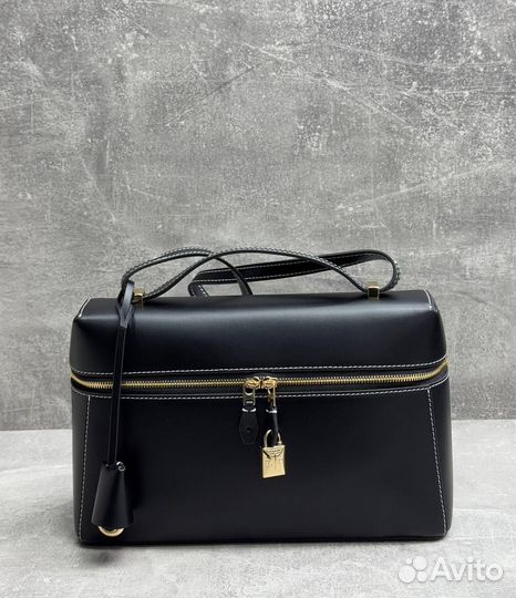 Кожаная сумка от бренда Loro Piano