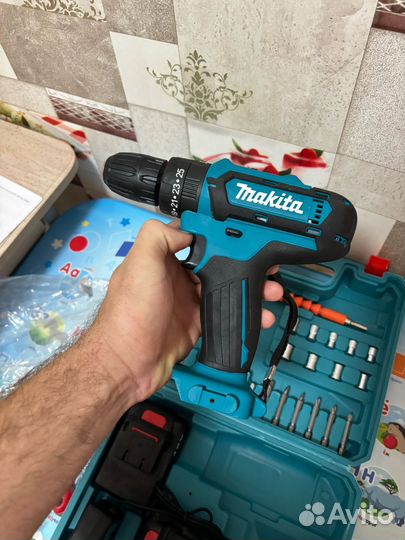 Шуруповерт makita 18v