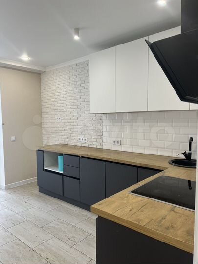 2-к. квартира, 55 м², 8/15 эт.