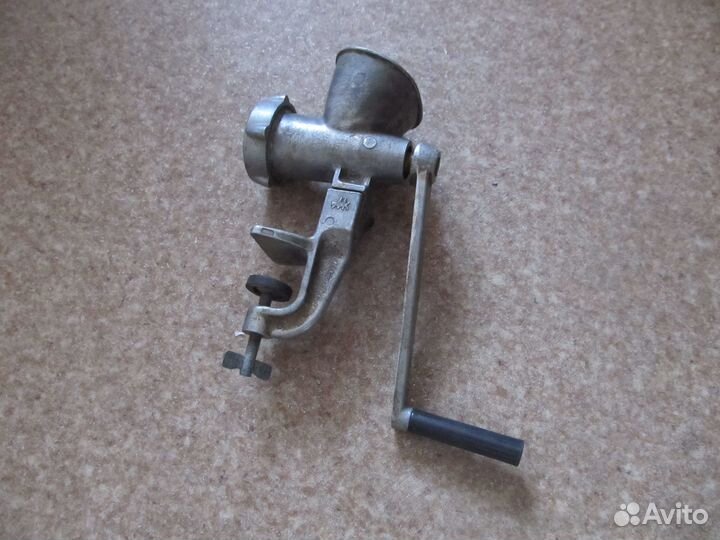 Мясорубки ручные механические