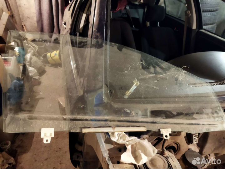 Стекло передние правое джили мк