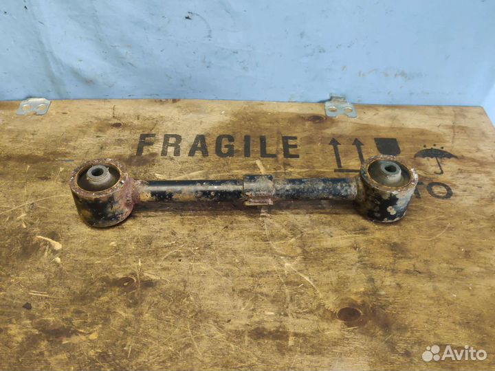 Тяга продольная задняя правая Toyota LC200 2016г