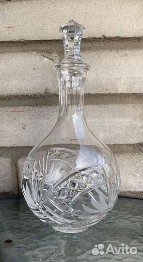 Хрустальный графин и 6 стопок