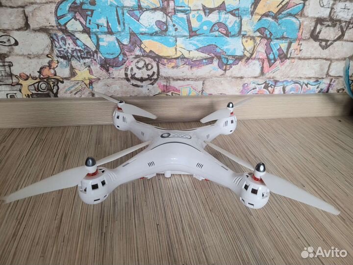 Квадрокоптер дрон с камерой