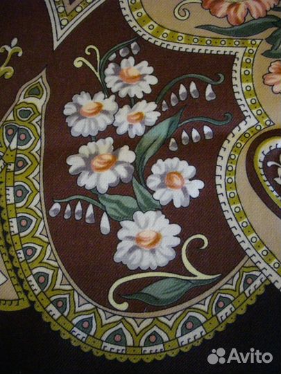 Павловопосадская шаль и платок