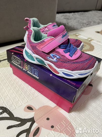 Кроссовки для девочки Skechers