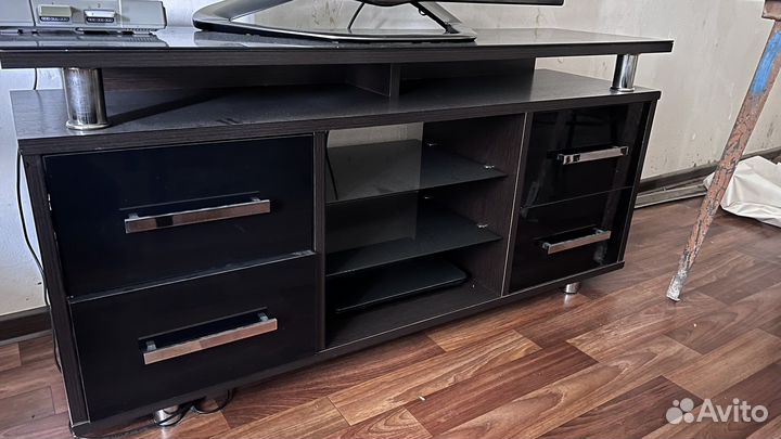 Подставка для телевизора