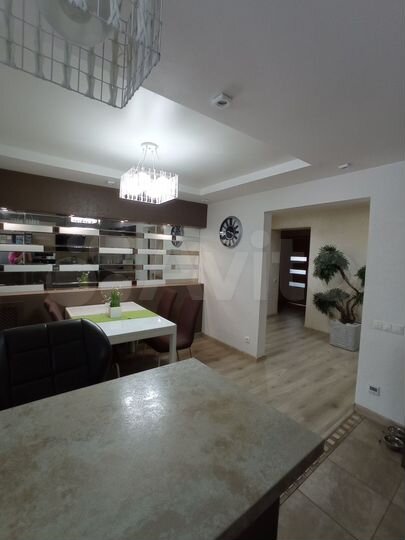 3-к. квартира, 112,1 м², 3/6 эт.