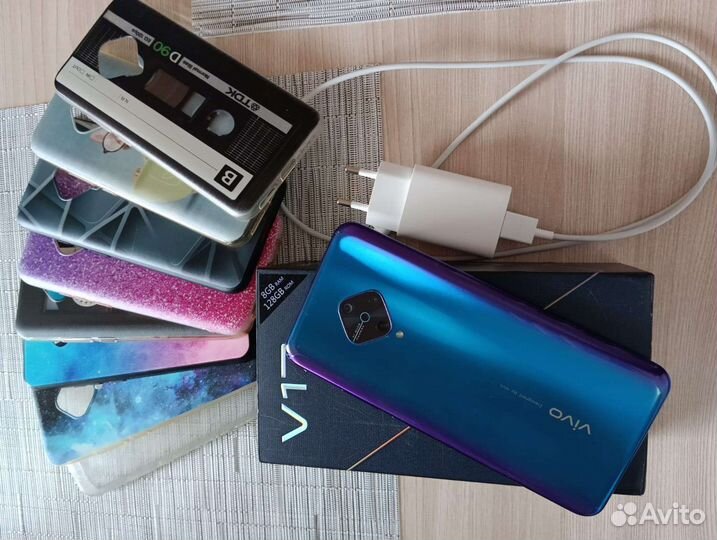 Смартфон бу vivo v17