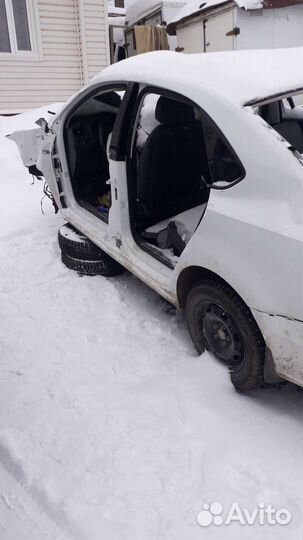 Бензанасос поло 18 год оригинал