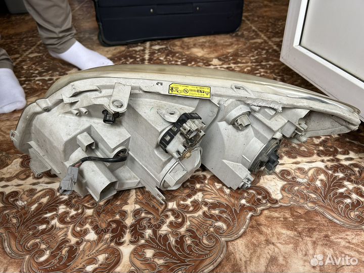 Фара Toyota corolla fielder NZE 141