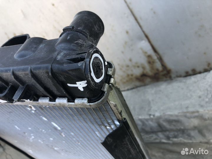 Радиатор охлаждения Лада Гранта /Калина