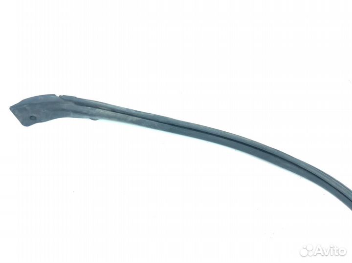 Уплотнитель дверных проемов левый Subaru Impreza