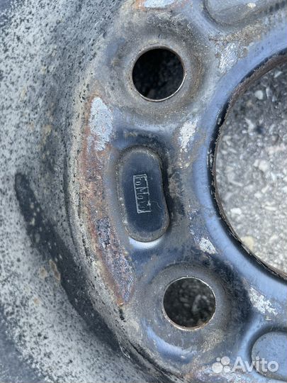 Штампованный диск r 15