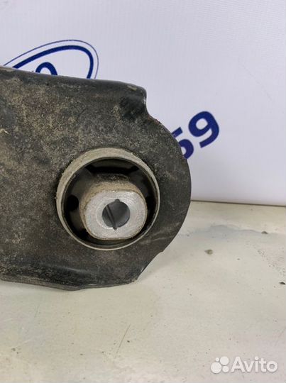 Рычаг передней подвески передний левый Renault