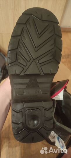 Ботинки с железным носком