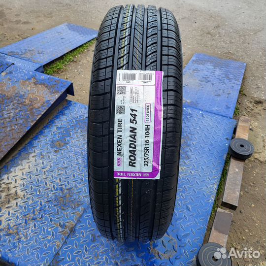 Nexen Roadian 541 225/75 R16 104H