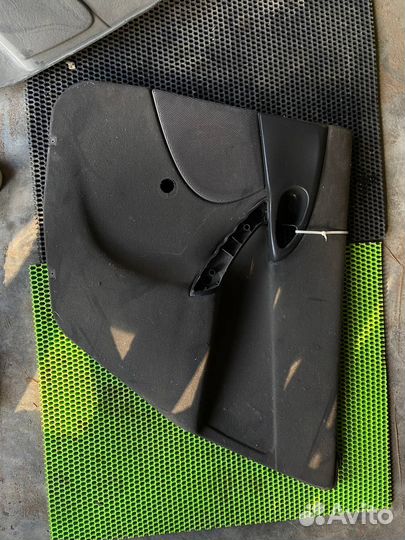 Обшивка двери Ford Focus 1, задняя правая