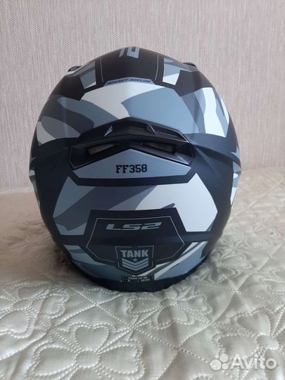 Мотоциклетный шлем, размер L (59-60), XL (61-62)