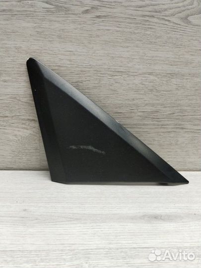 Накладка стойки двери передняя левая