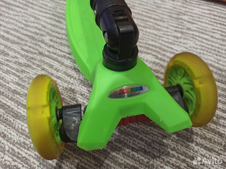 Самокат детский трехколесный(светящиеся колёса)