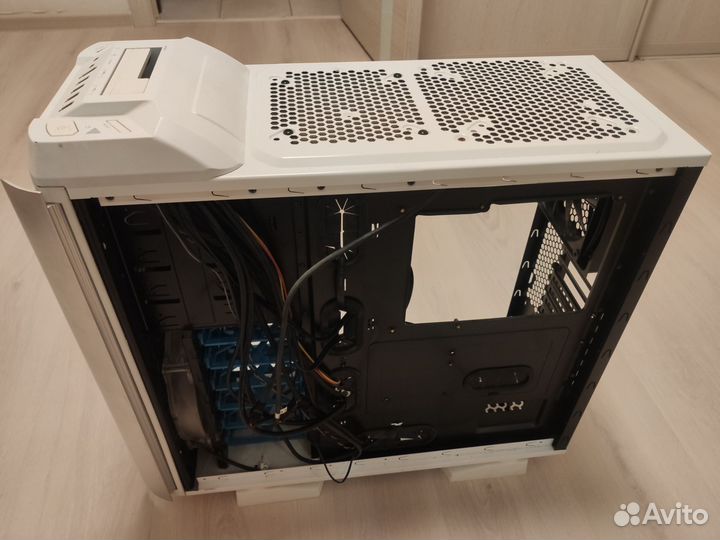 Thermaltake armor revo (snow edition)