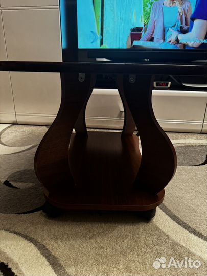 Журнальный столик на колесах бу