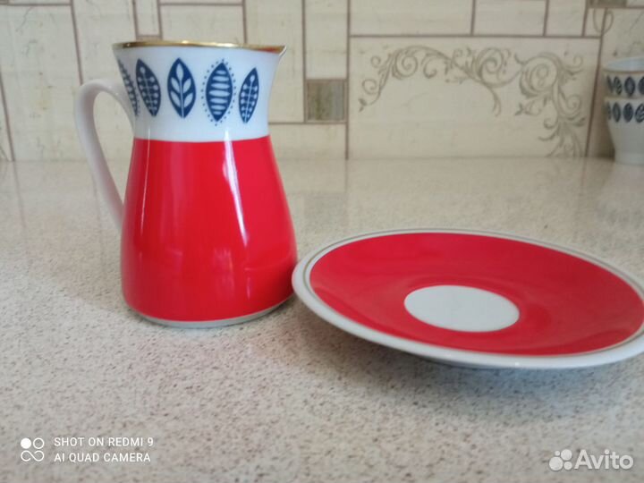 Изящный кофейный молочник с позолот Фарфор. Винтаж