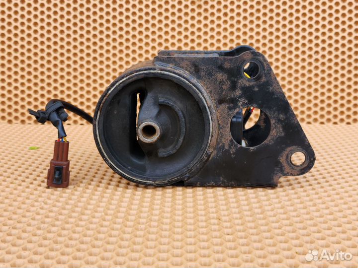 Опора двигателя передняя Nissan Murano 1 Z50