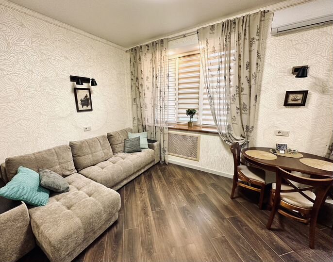 2-к. квартира, 55 м², 2/4 эт.