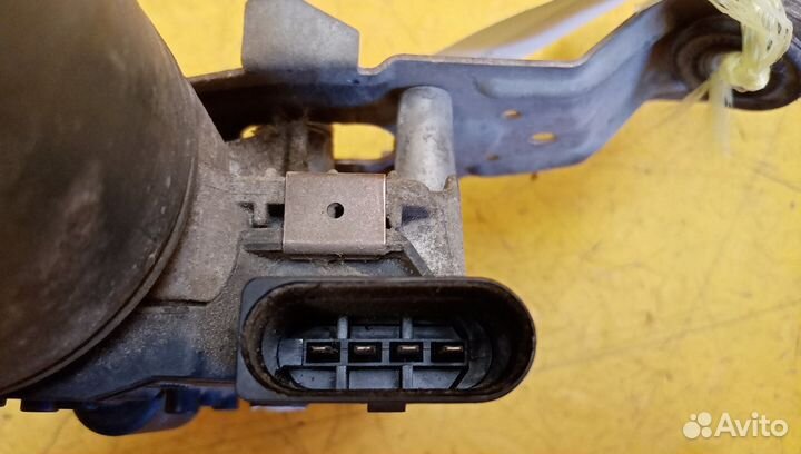 Моторчик стеклоочистителя передний Passat CC