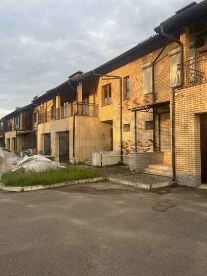 Таунхаус 255 м² на участке 1,5 сот.