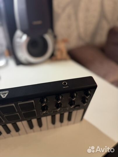 Midi клавиатура akai mpk mini