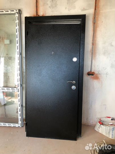Дверь входная металлическая бу