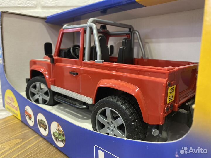 Bruder внедорожник Land Rover Defender