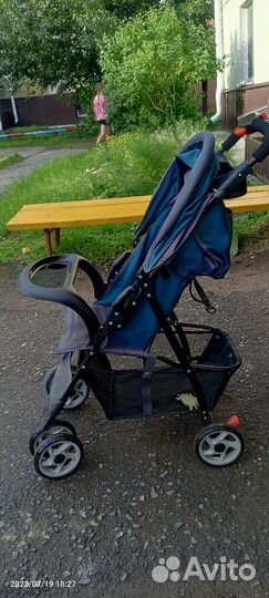 Прогулочная коляска