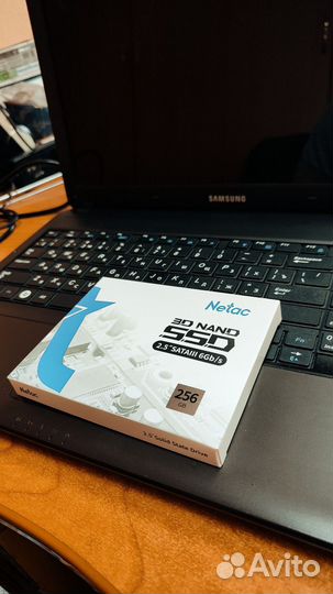 Быстрый Samsung R540, i3-380m, SSD 256 G, озу 4